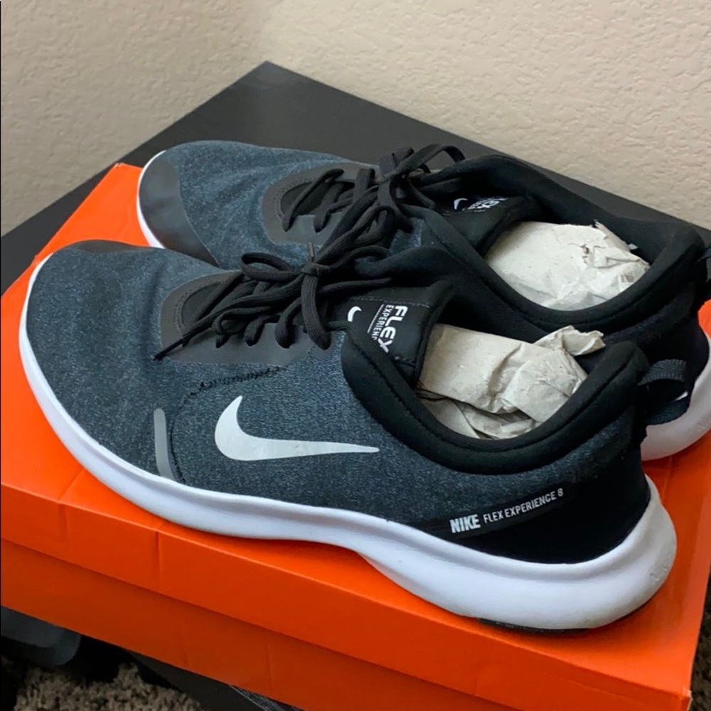 Mens Nike Flex Experience 8 (Size 13- 4E Wide)